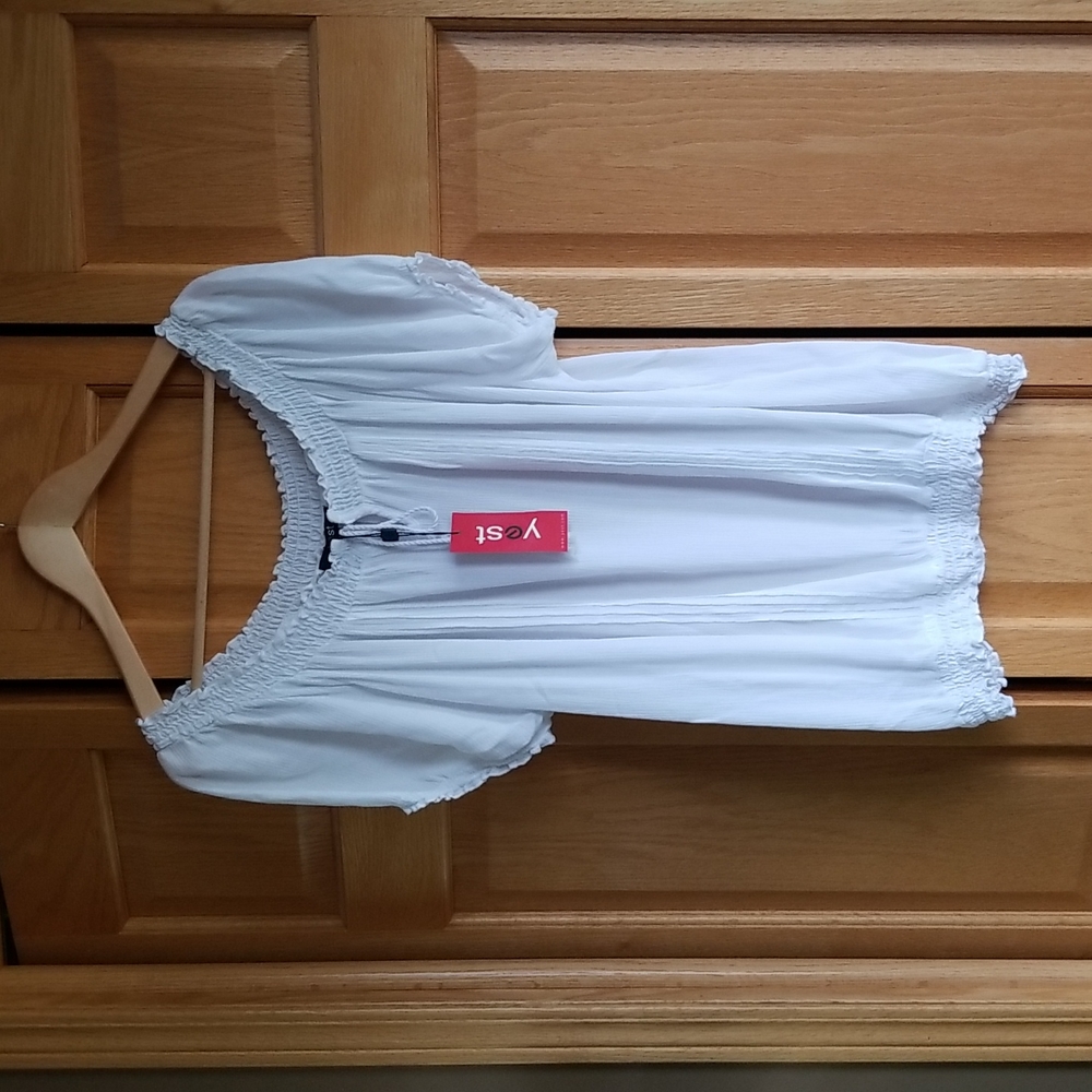 Yest blouse size 8 new with tag
